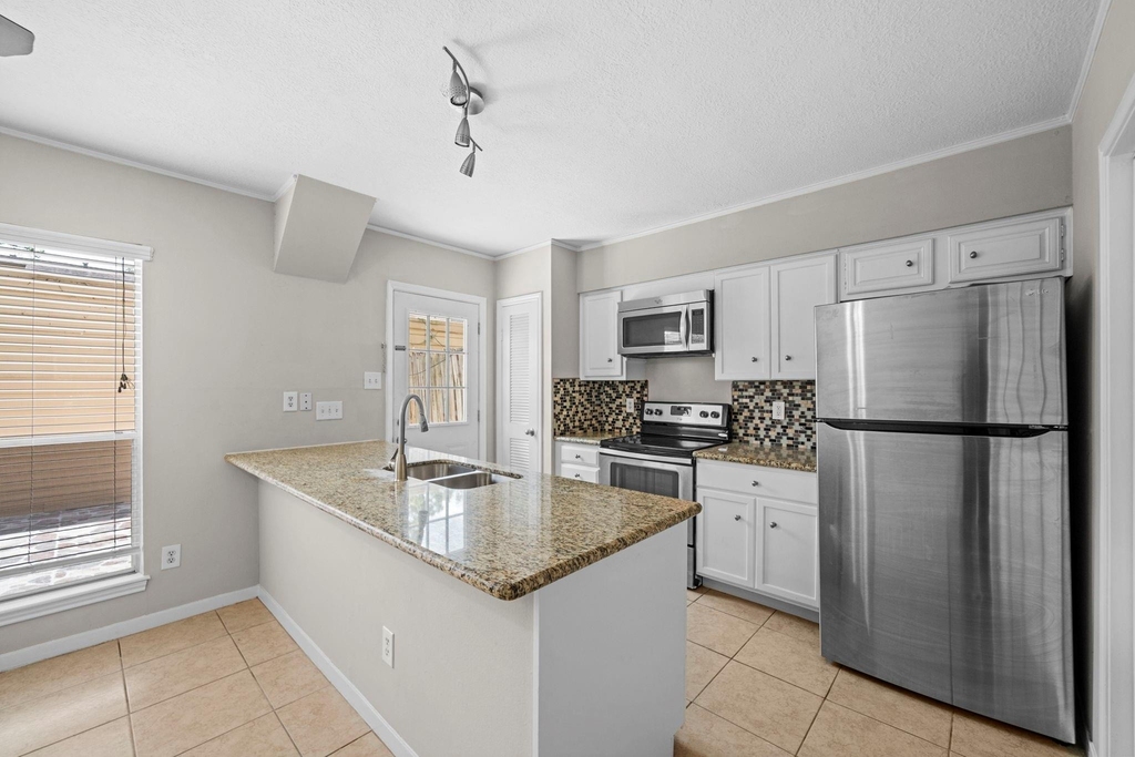 925 Memorial Village Drive - Photo 12