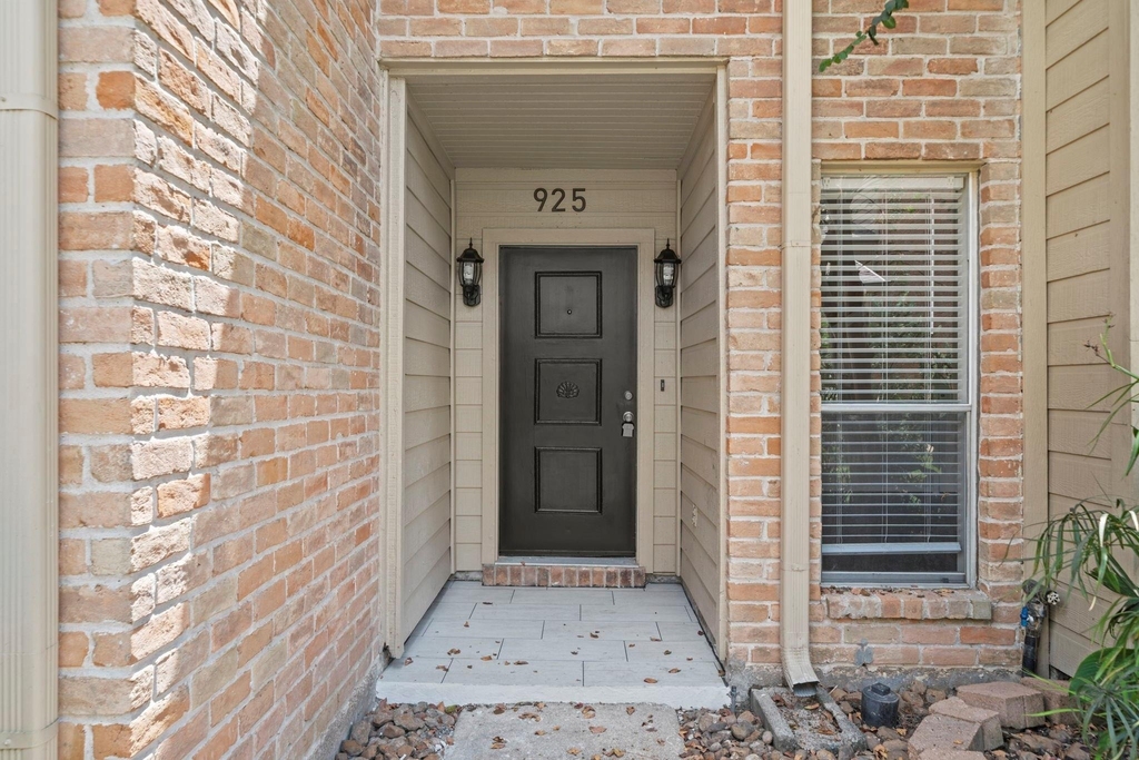 925 Memorial Village Drive - Photo 5