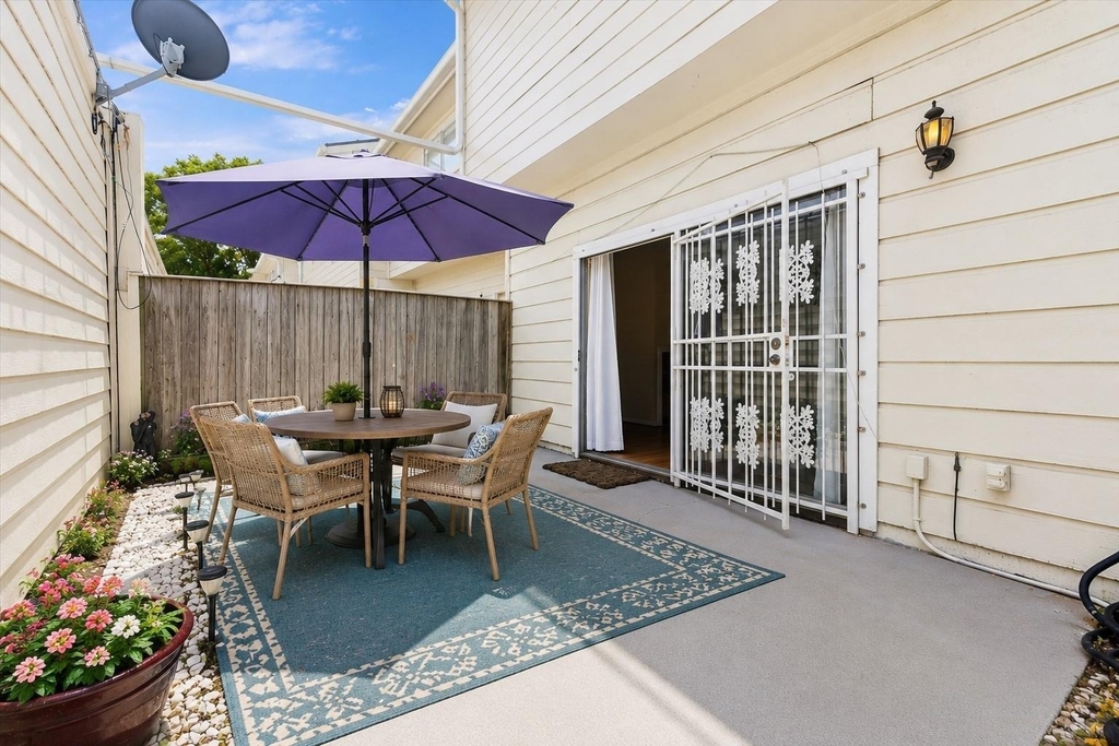 1035 Fountain View Drive - Photo 13