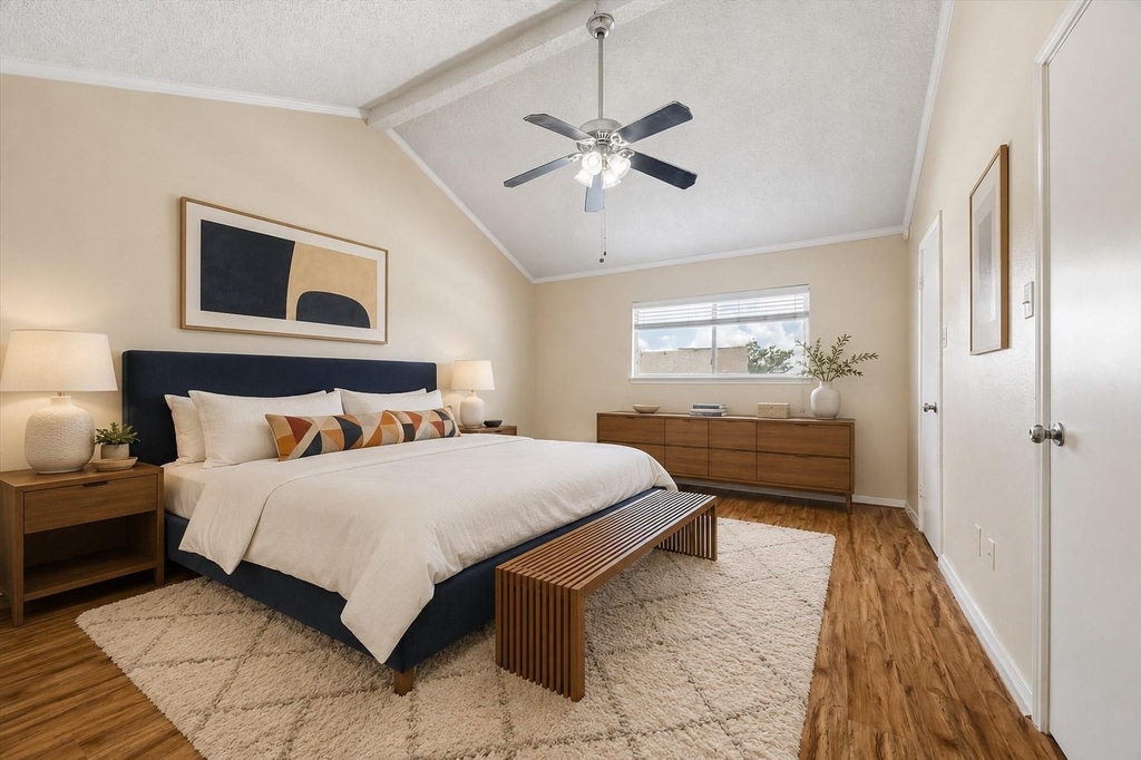 1035 Fountain View Drive - Photo 16