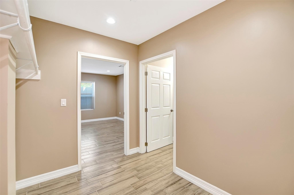 7900 Lane Street - Photo 18