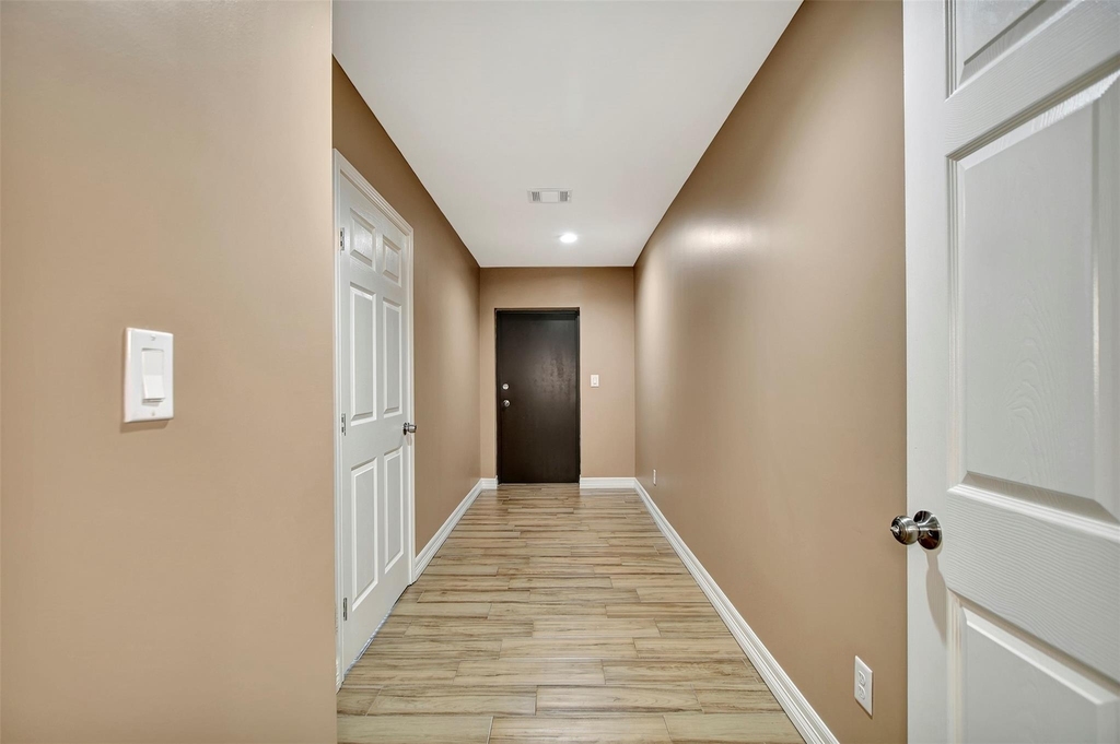 7900 Lane Street - Photo 2