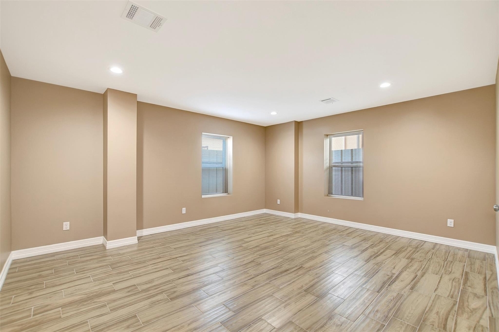 7900 Lane Street - Photo 14