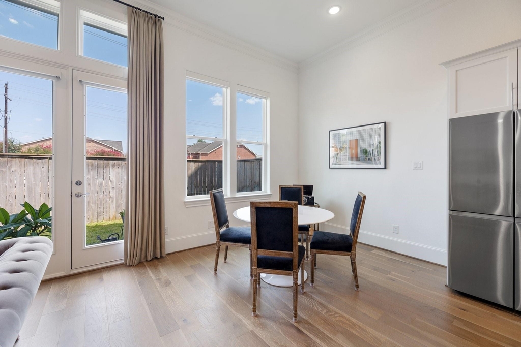 3306 W 12th Street - Photo 7