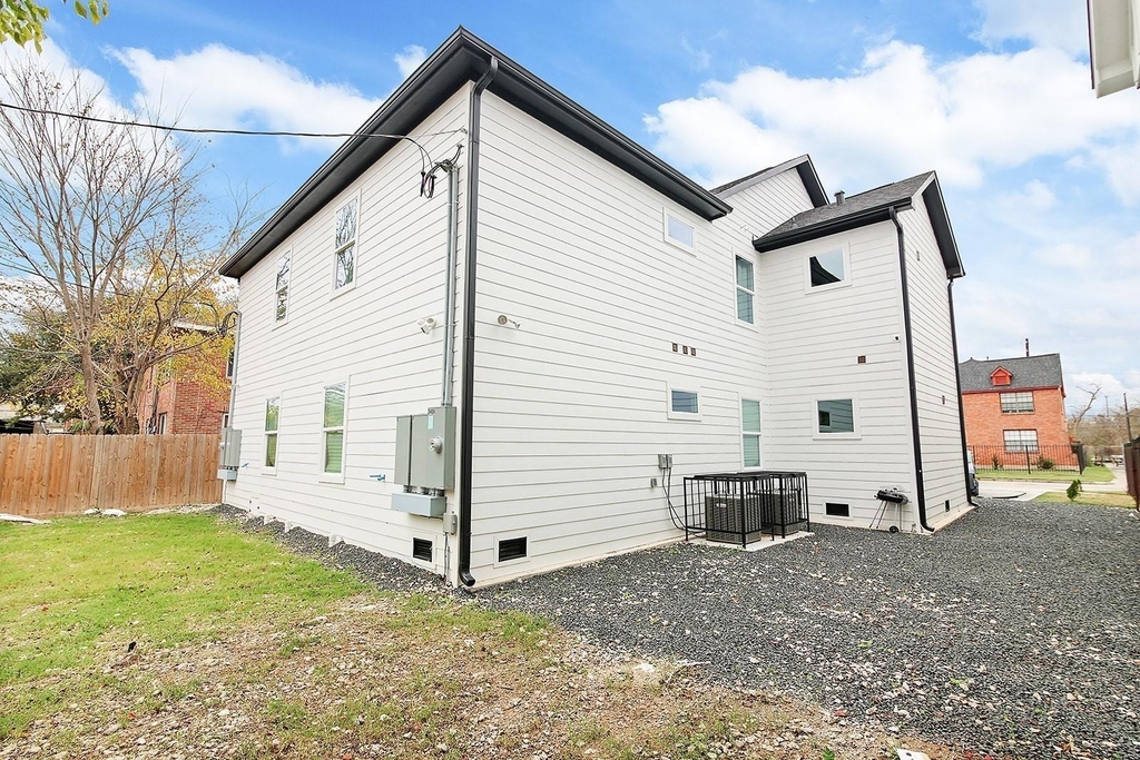 2406 Truxillo Street - Photo 16