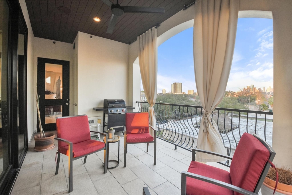 2221 Welch Street - Photo 3