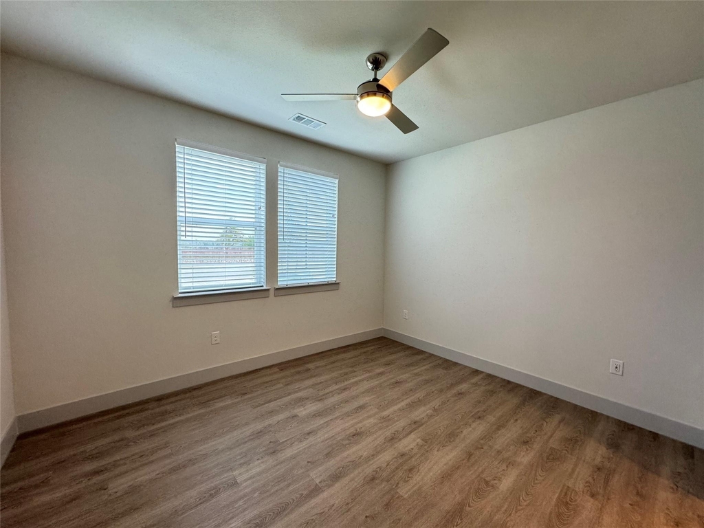 29600 Ronald Reagan Blvd - Photo 11