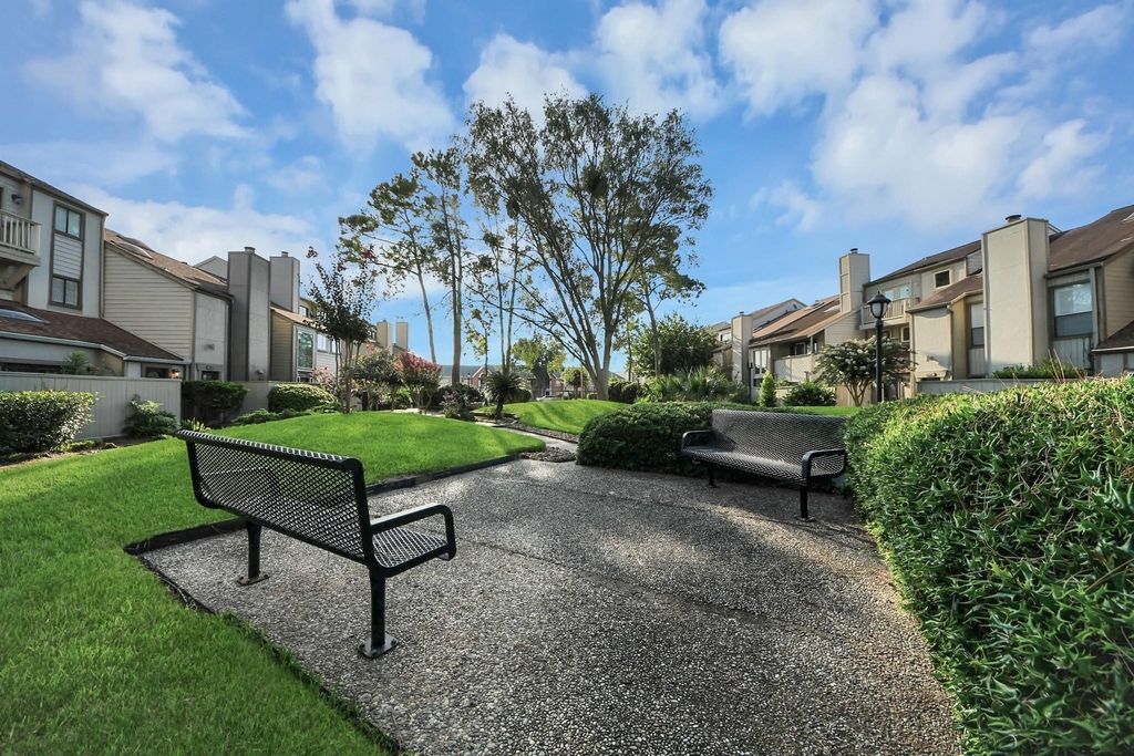 1059 Country Place Drive - Photo 1