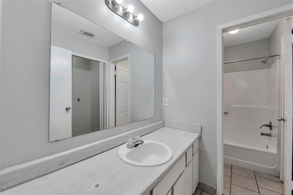 6110 W Mount Houston Road - Photo 17