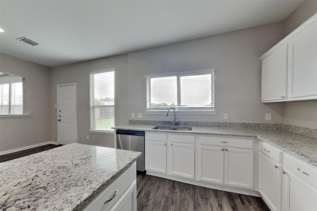 2902 Crestbrook Bend Lane - Photo 4