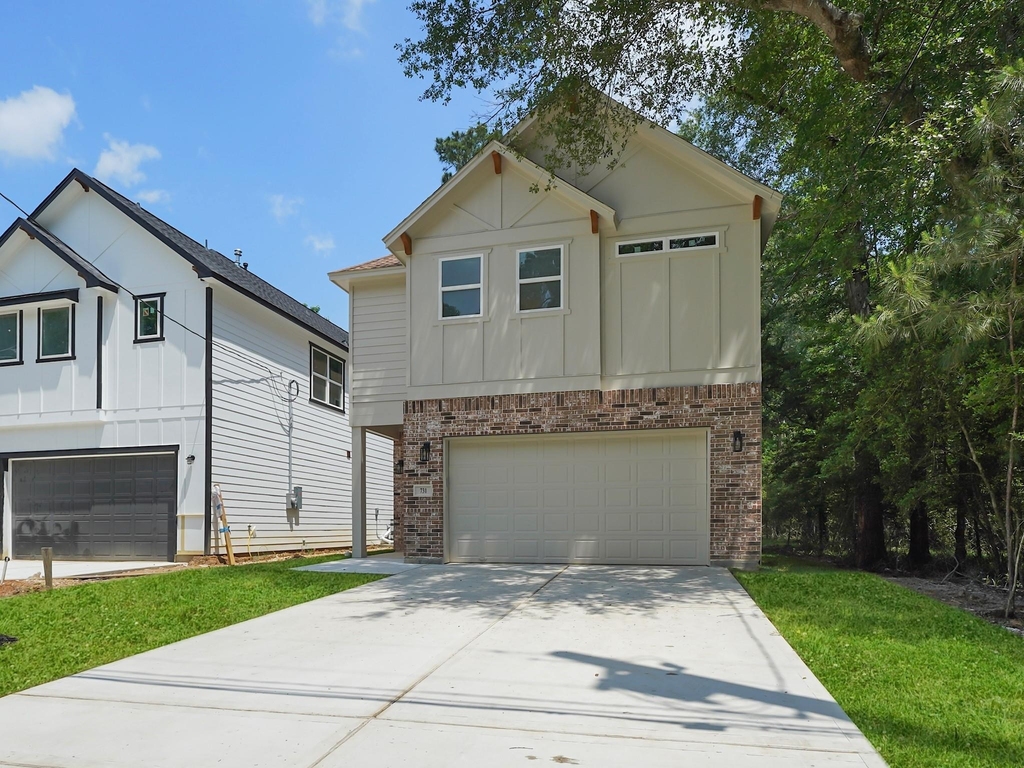 731 Magnolia Point Drive - Photo 0