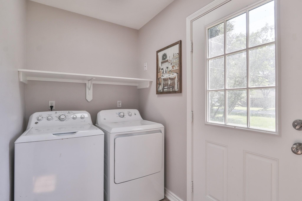 4002 Avenue N 1/2 - Photo 6