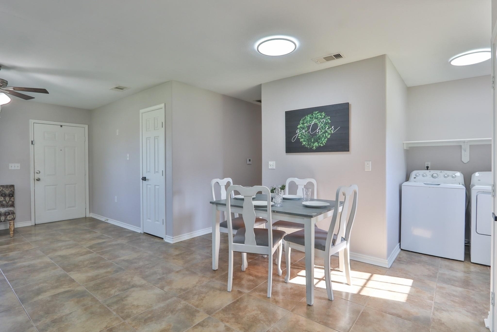 4002 Avenue N 1/2 - Photo 5