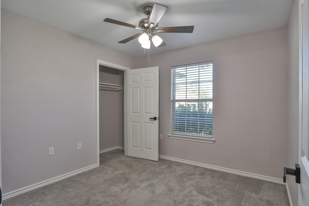 4002 Avenue N 1/2 - Photo 13