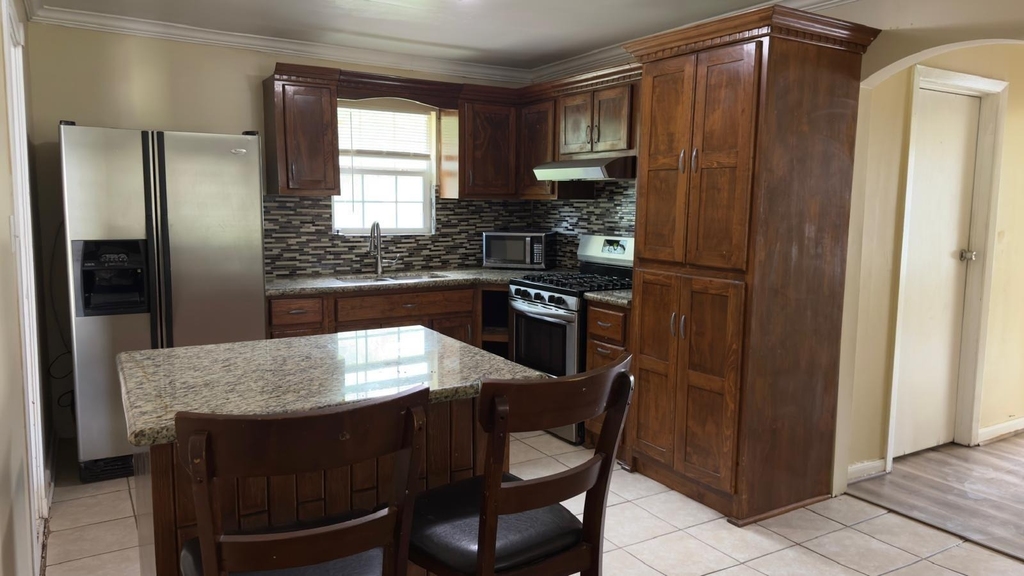 2415 Huntington Drive - Photo 9