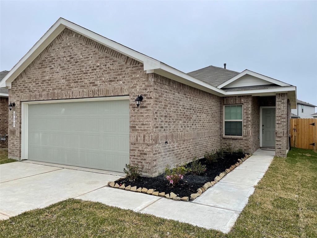 823 Redinger Ridge Drive - Photo 1