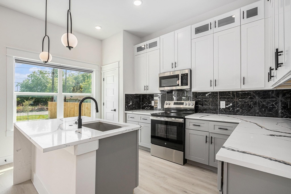 4825 Pederson Street - Photo 3