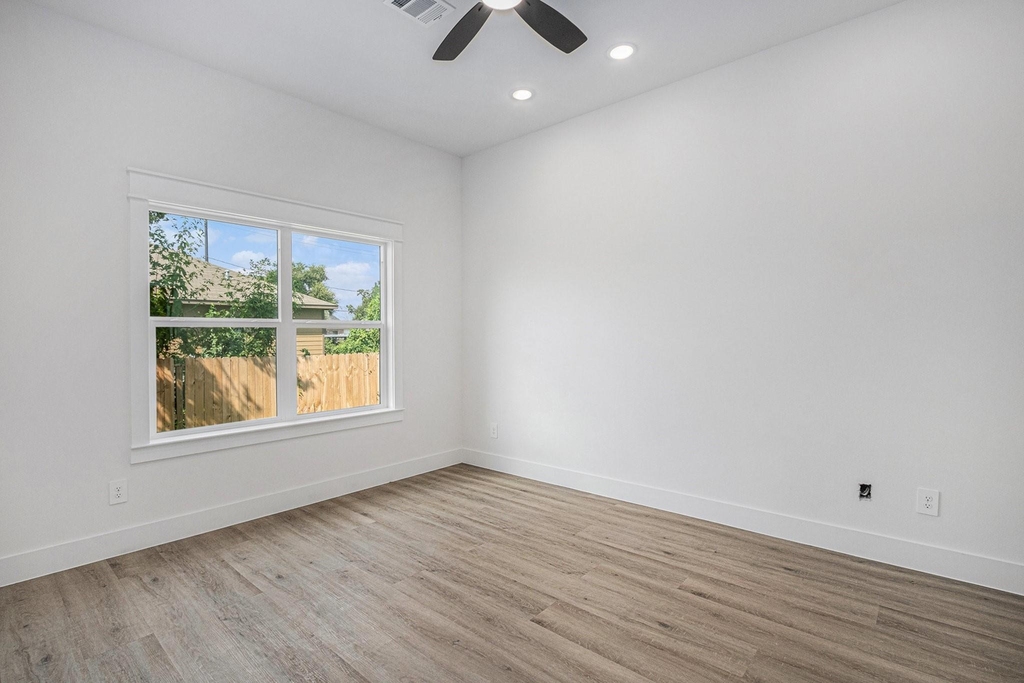 4825 Pederson Street - Photo 6