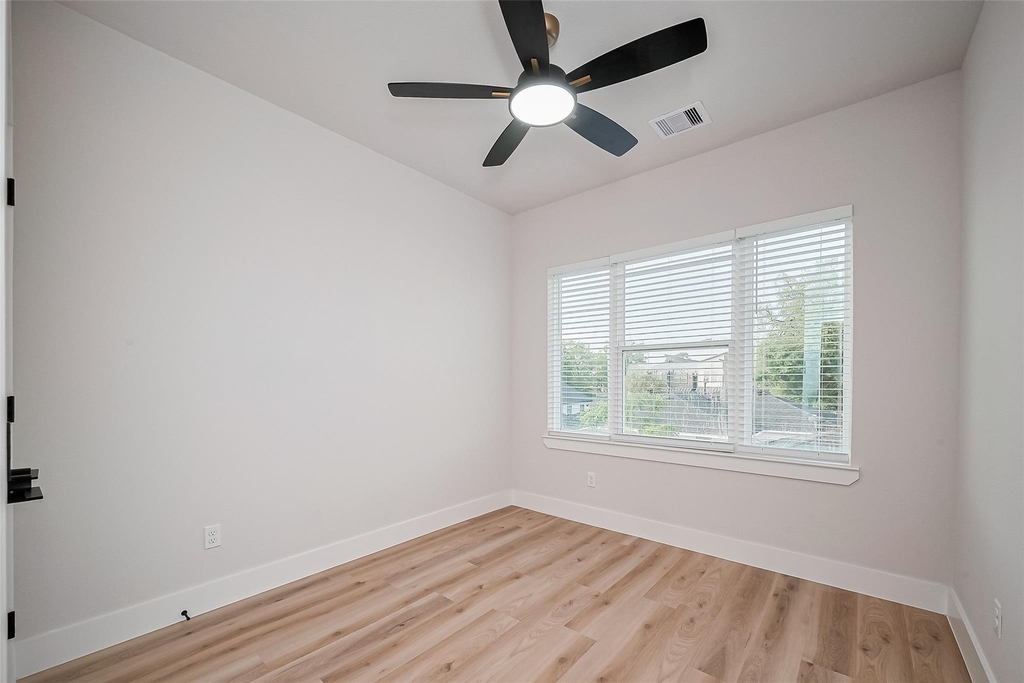 3542 Mt  Pleasant Steet - Photo 12