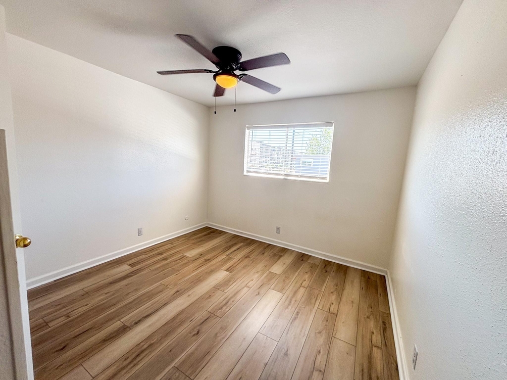 11002 Hammerly Boulevard - Photo 33