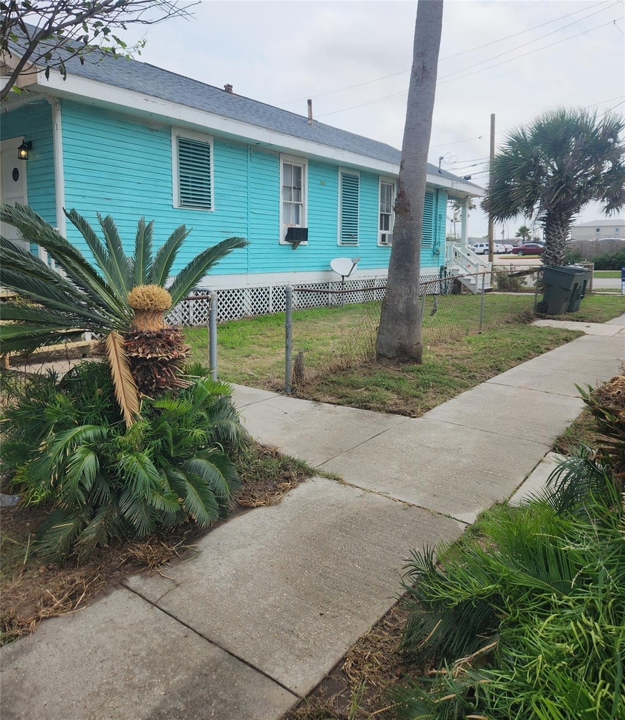 1725 18th Street - Photo 2
