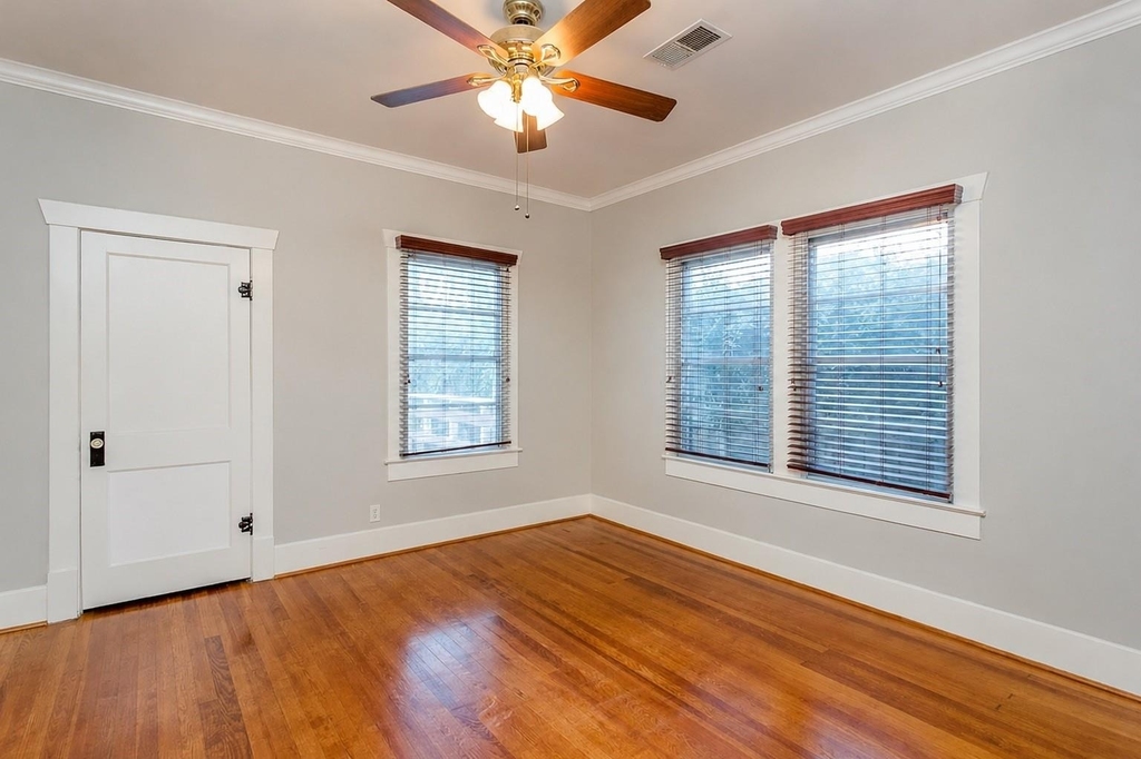 205 E 24th Street - Photo 6
