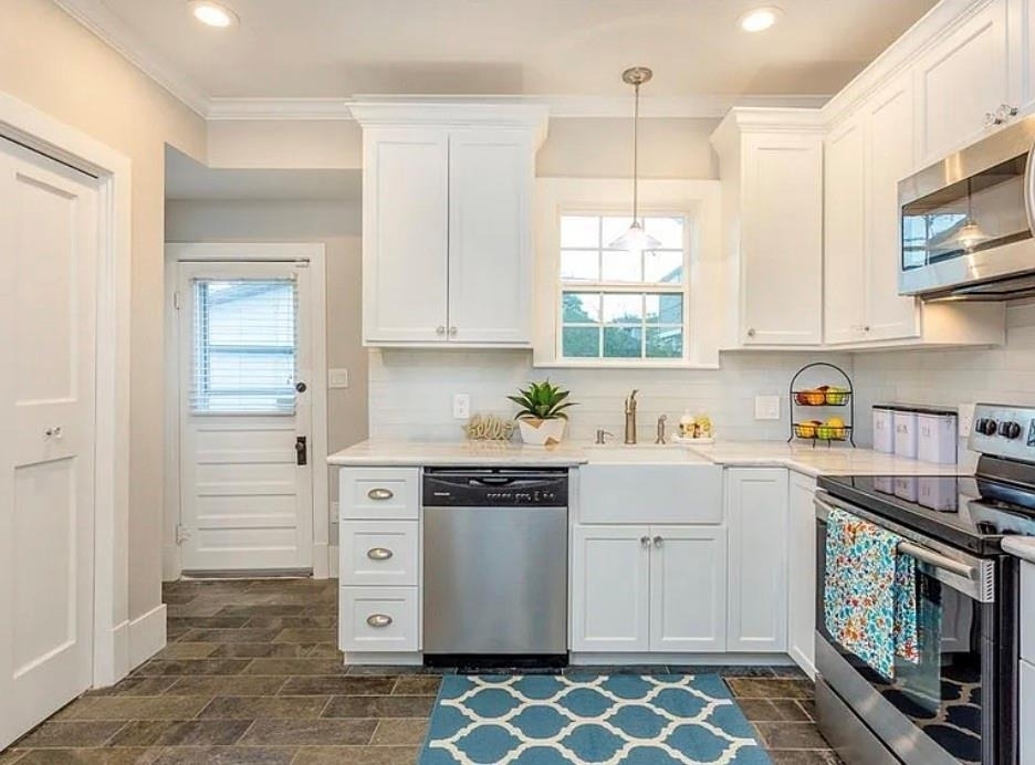 205 E 24th Street - Photo 3