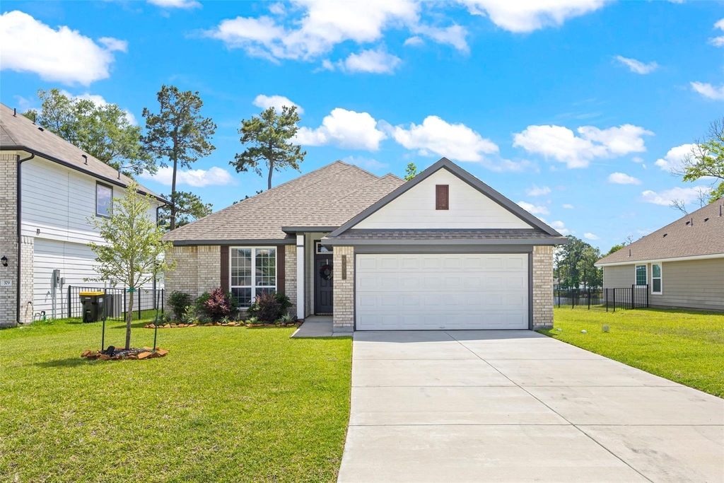 383 Shoreview Drive - Photo 0
