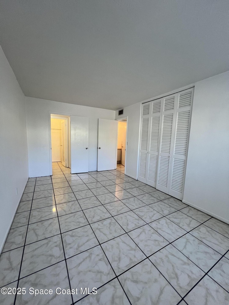 223 Columbia Drive - Photo 8