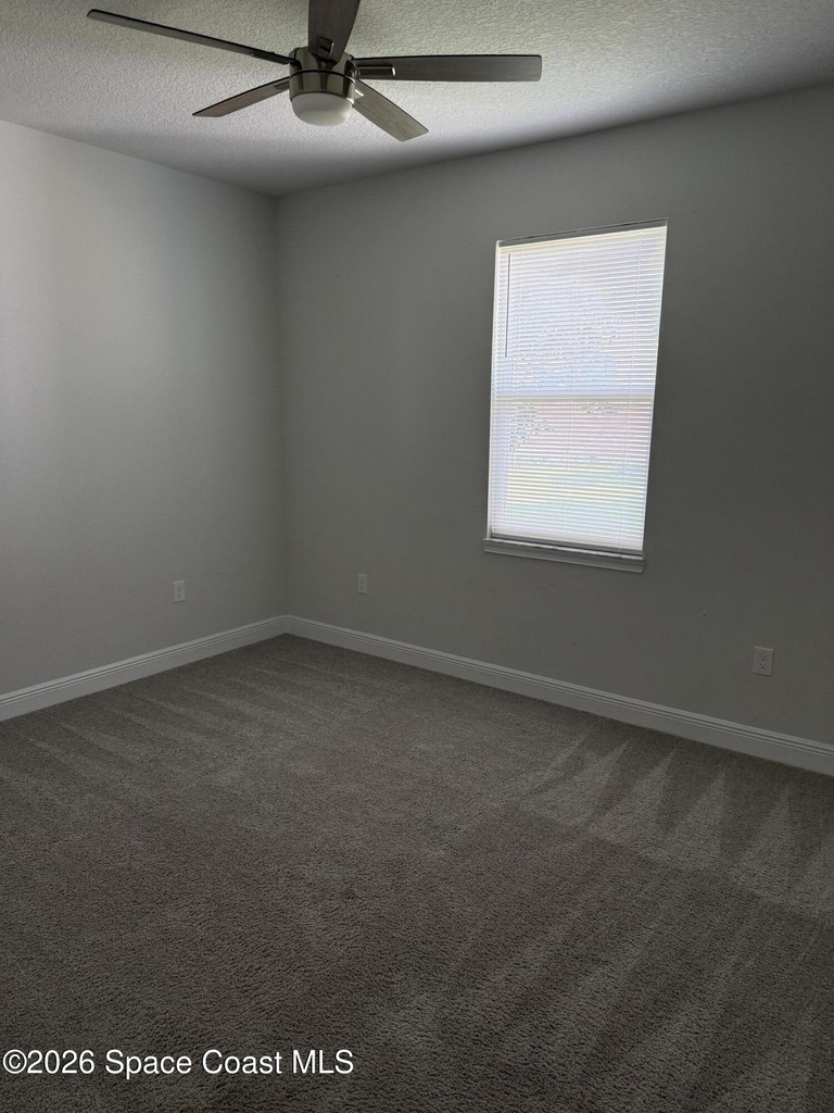 121 Carillo Street Ne - Photo 15