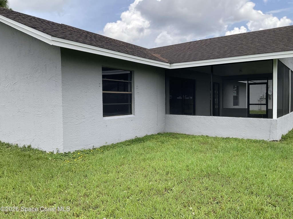 1712 Valcourt Street Nw - Photo 41