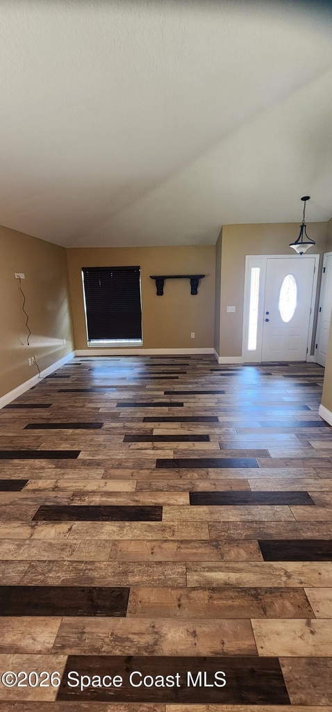 428 Heathrow Circle - Photo 2