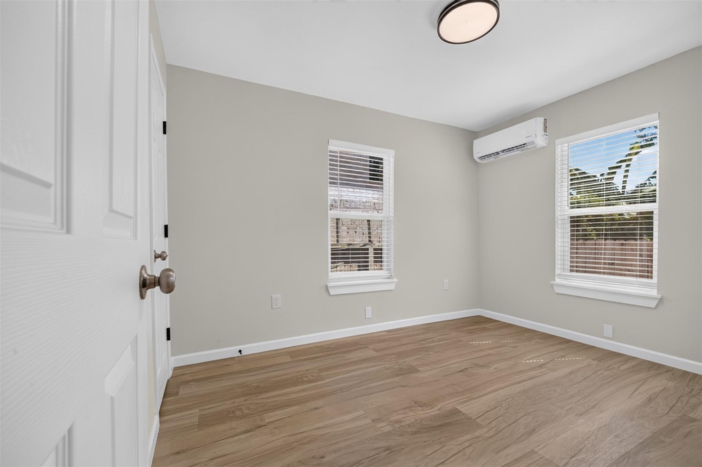 908 1/2 Jewett Street - Photo 14