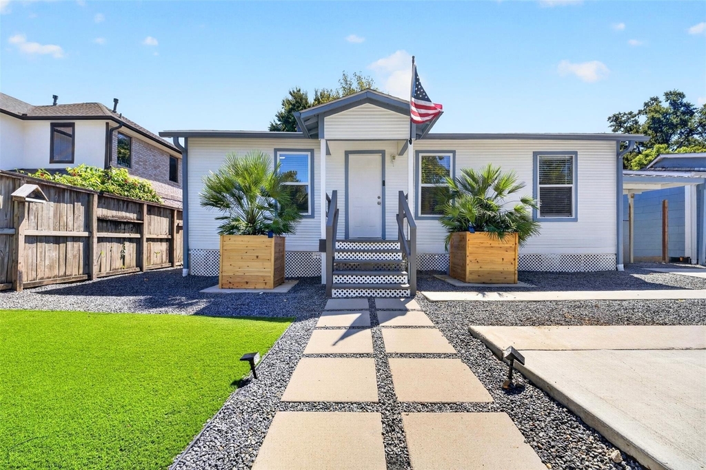 908 1/2 Jewett Street - Photo 0