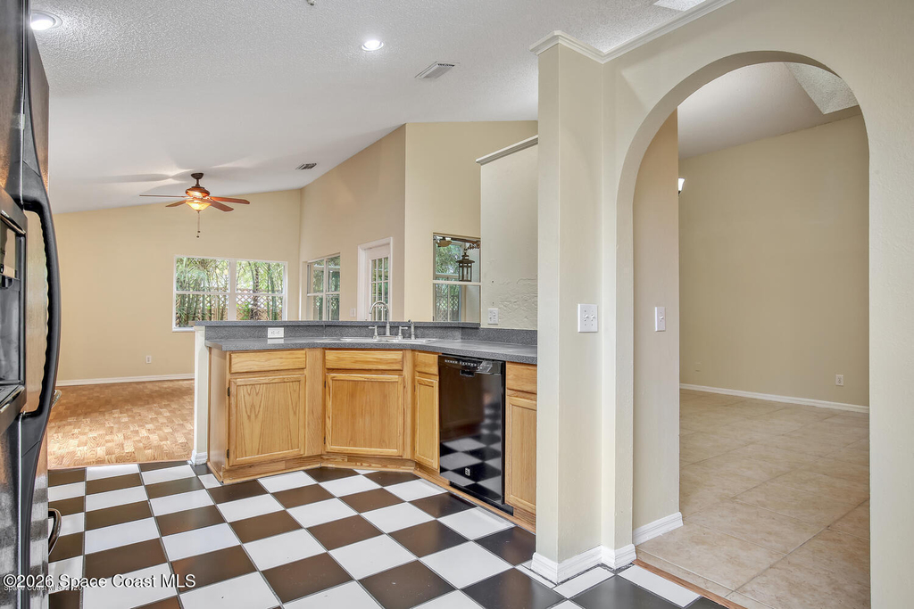 2900 Pebble Creek Street - Photo 9