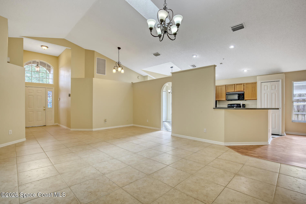 2900 Pebble Creek Street - Photo 4