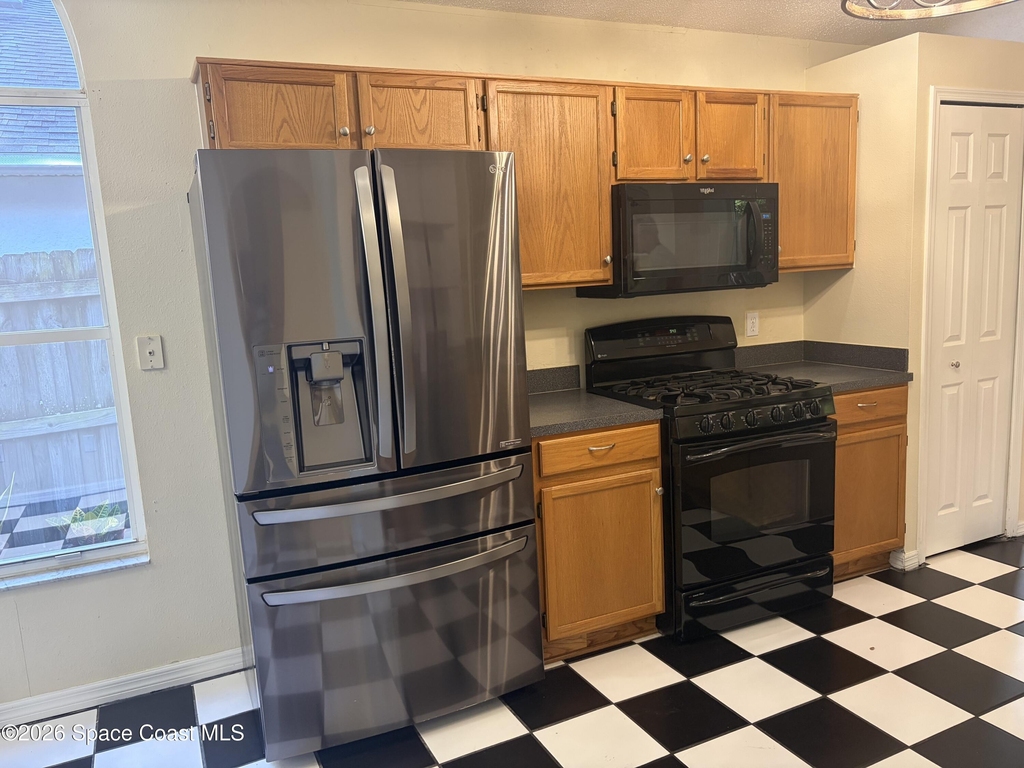 2900 Pebble Creek Street - Photo 23