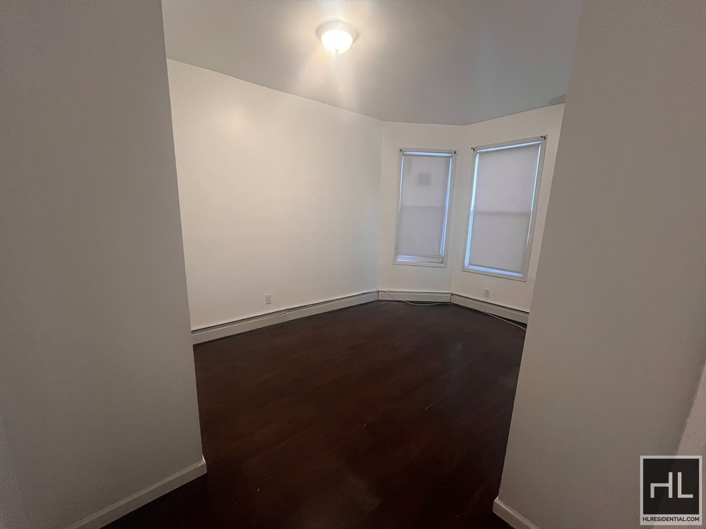 Longfellow Avenue - Photo 2