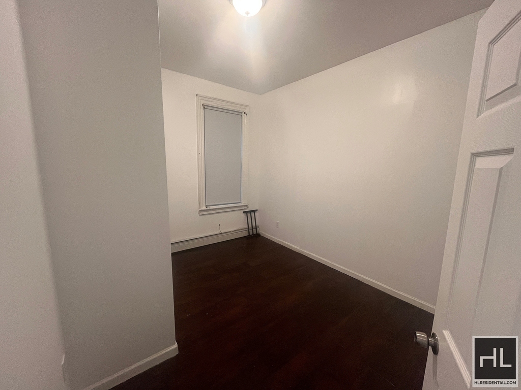 Longfellow Avenue - Photo 4