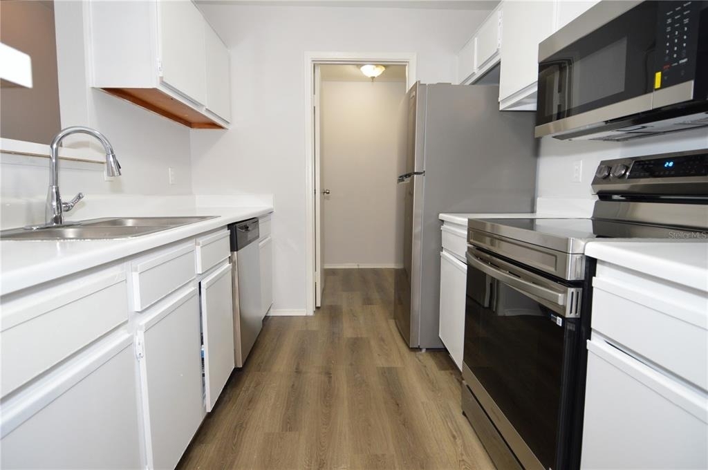 1400 Gandy Boulevard N - Photo 7
