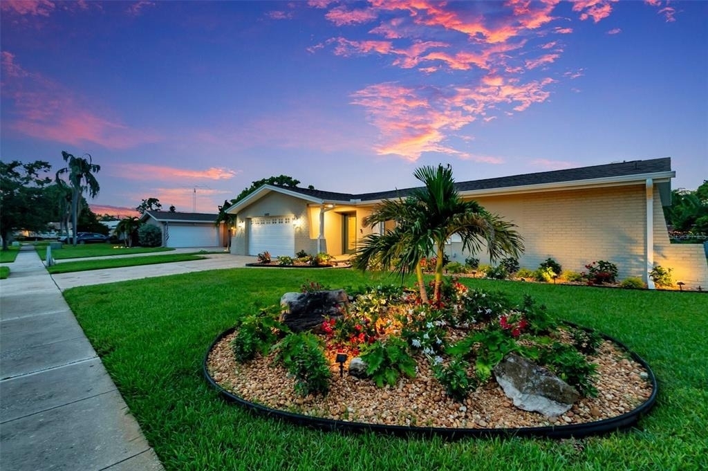 2420 Fairbanks Drive - Photo 2