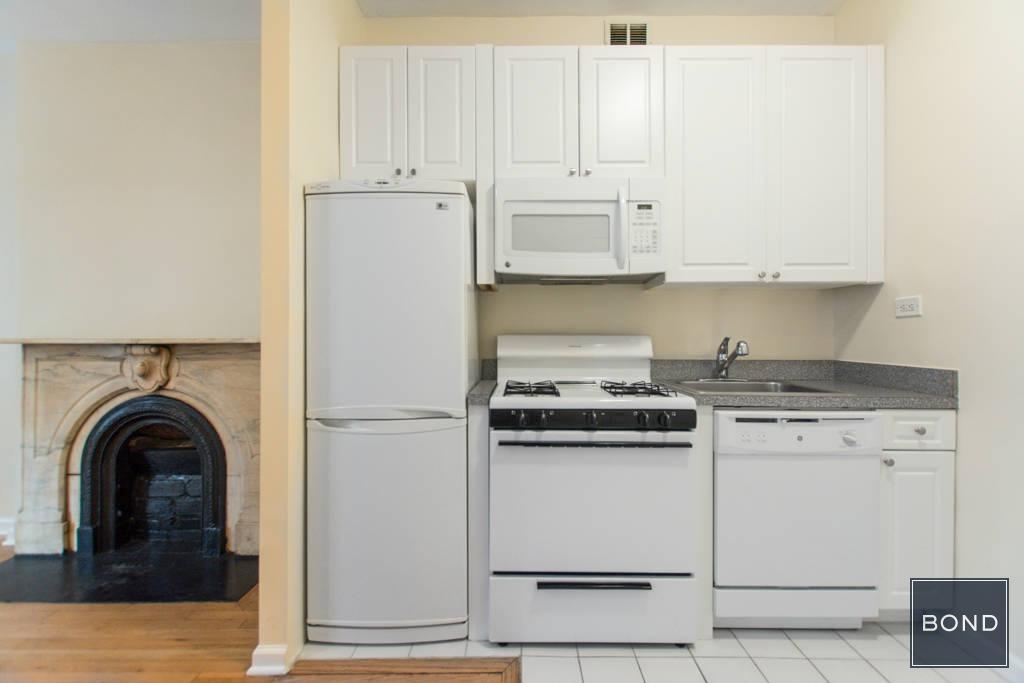 69 West 55th St. #5A - Photo 2