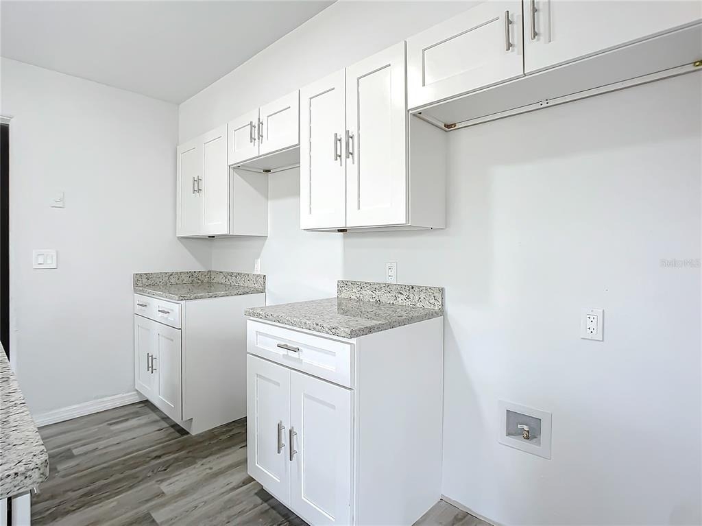 933 Marion Street - Photo 8