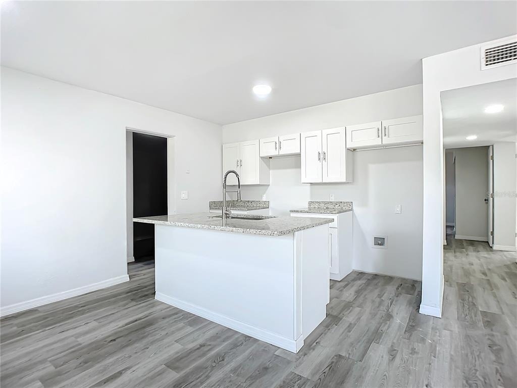 933 Marion Street - Photo 6