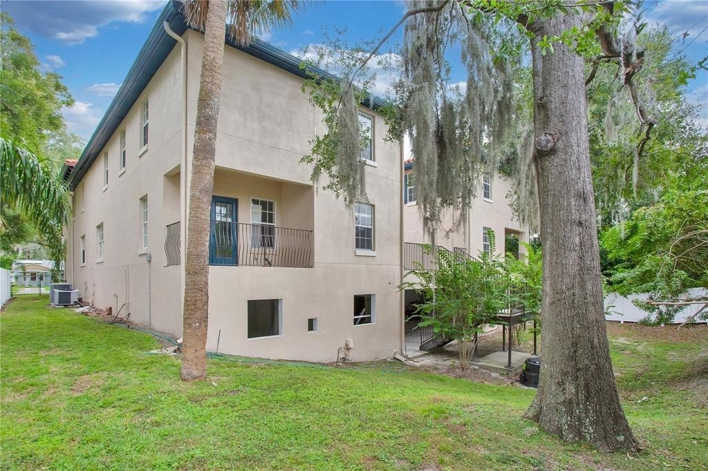 310 E Vanderbilt Street - Photo 34