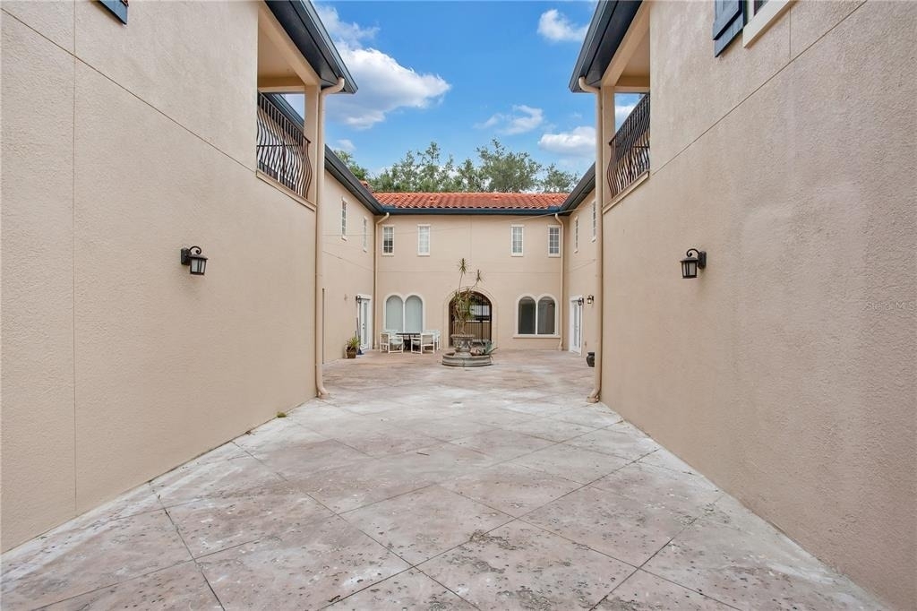 310 E Vanderbilt Street - Photo 6