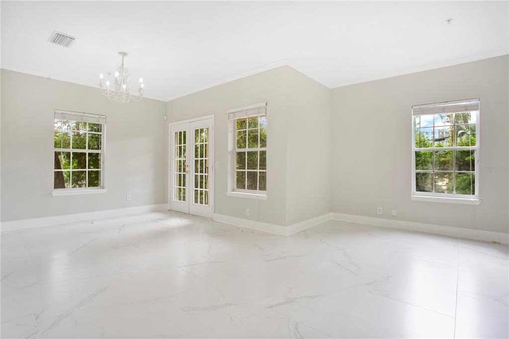 310 E Vanderbilt Street - Photo 21