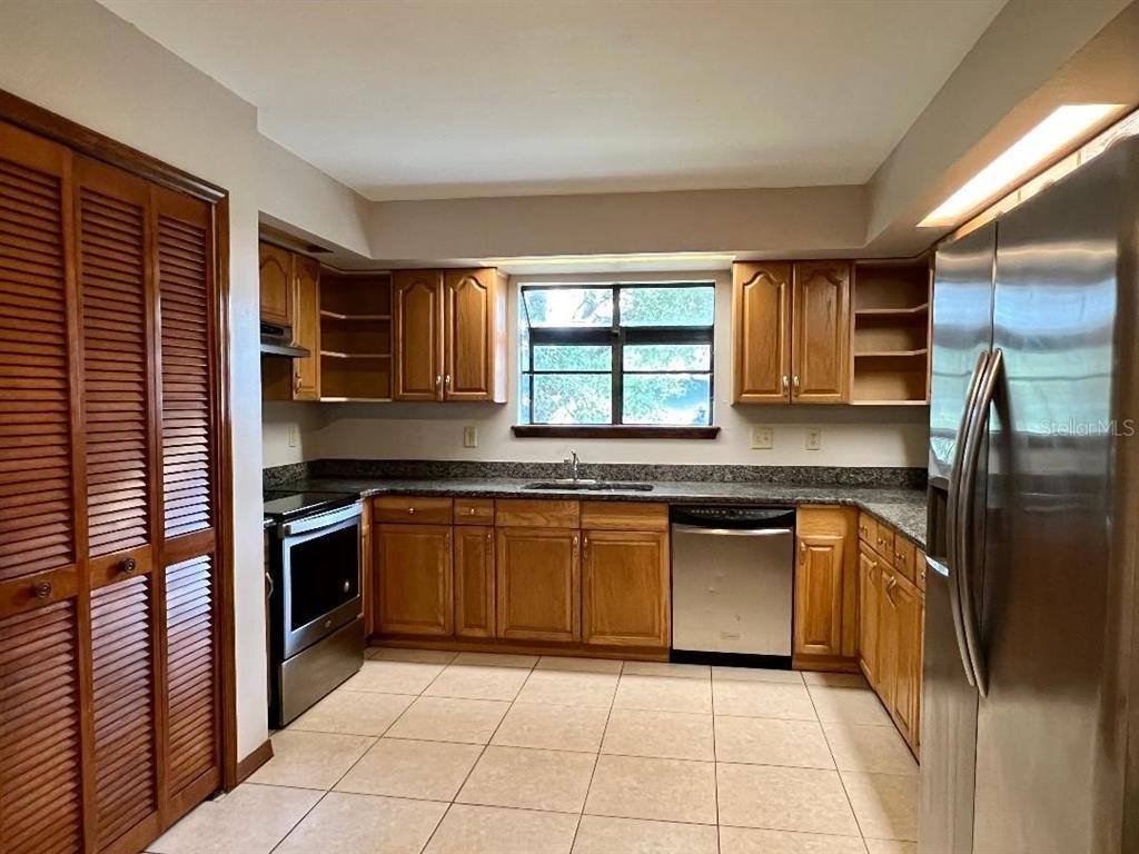 854 Humphrey Boulevard - Photo 4