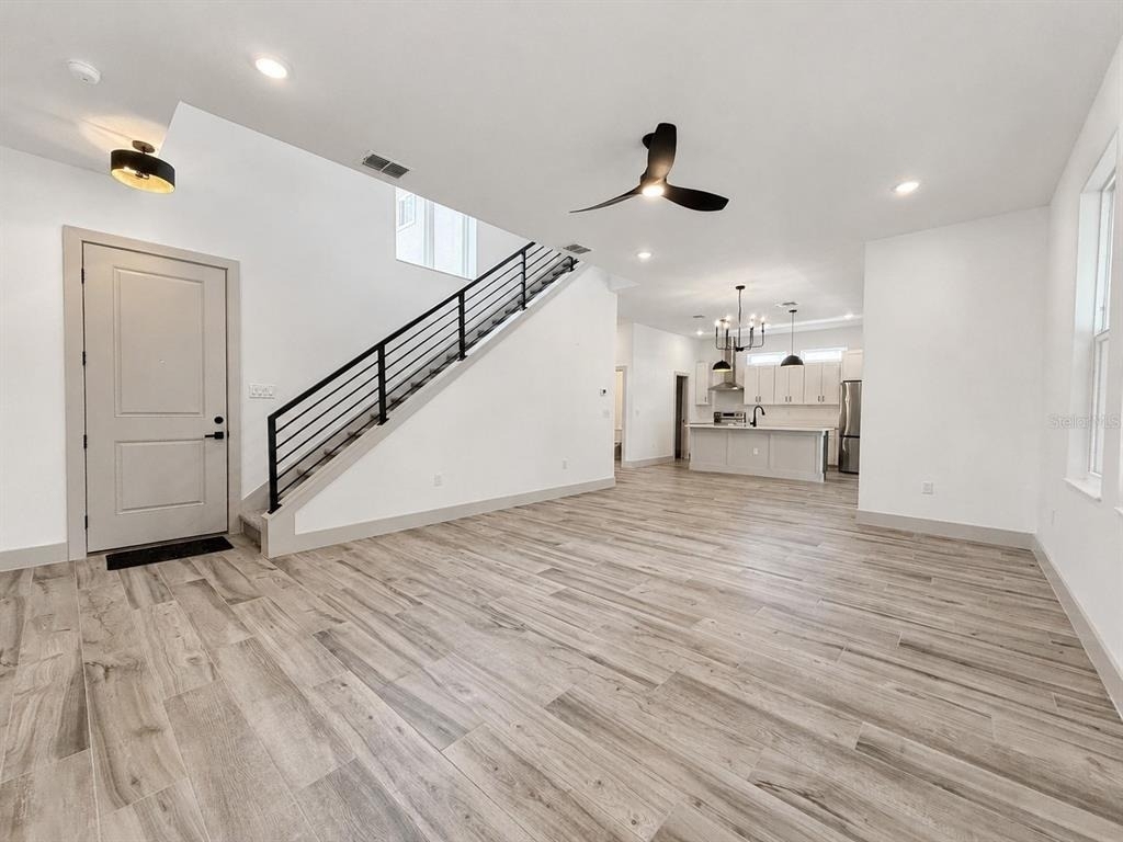 724 Ellwood Avenue - Photo 2