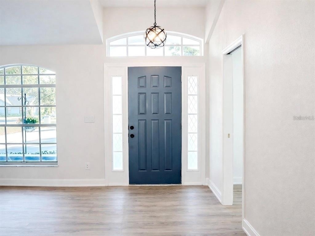 10711 Lake Hill Drive - Photo 2